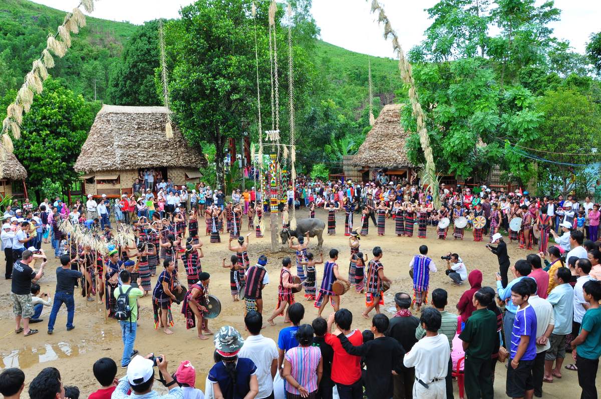 LỄ HỘI ROONG POOC SAPA ĐỒNG BÀO GIÁY SAPA
