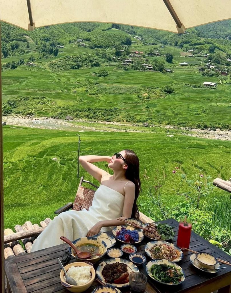 tour Tả Van